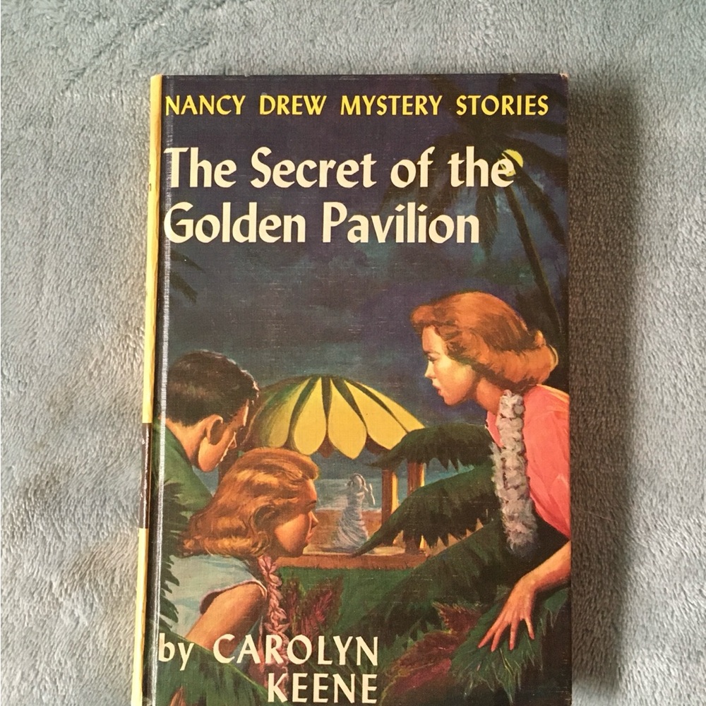 Vintage 1959 Nancy Drew mystery book.  The Secret of the Golden Pavilioni.
